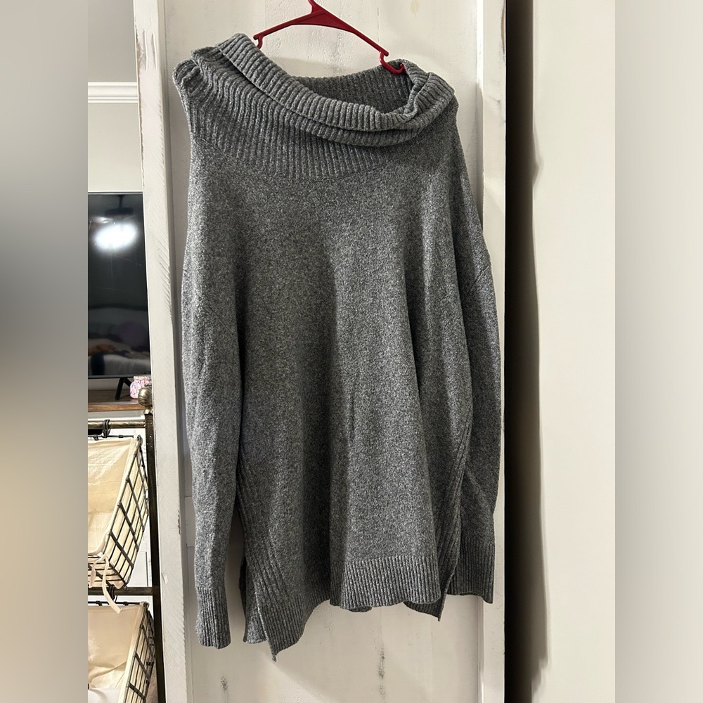 Women's cow neck sweater size xl EUC